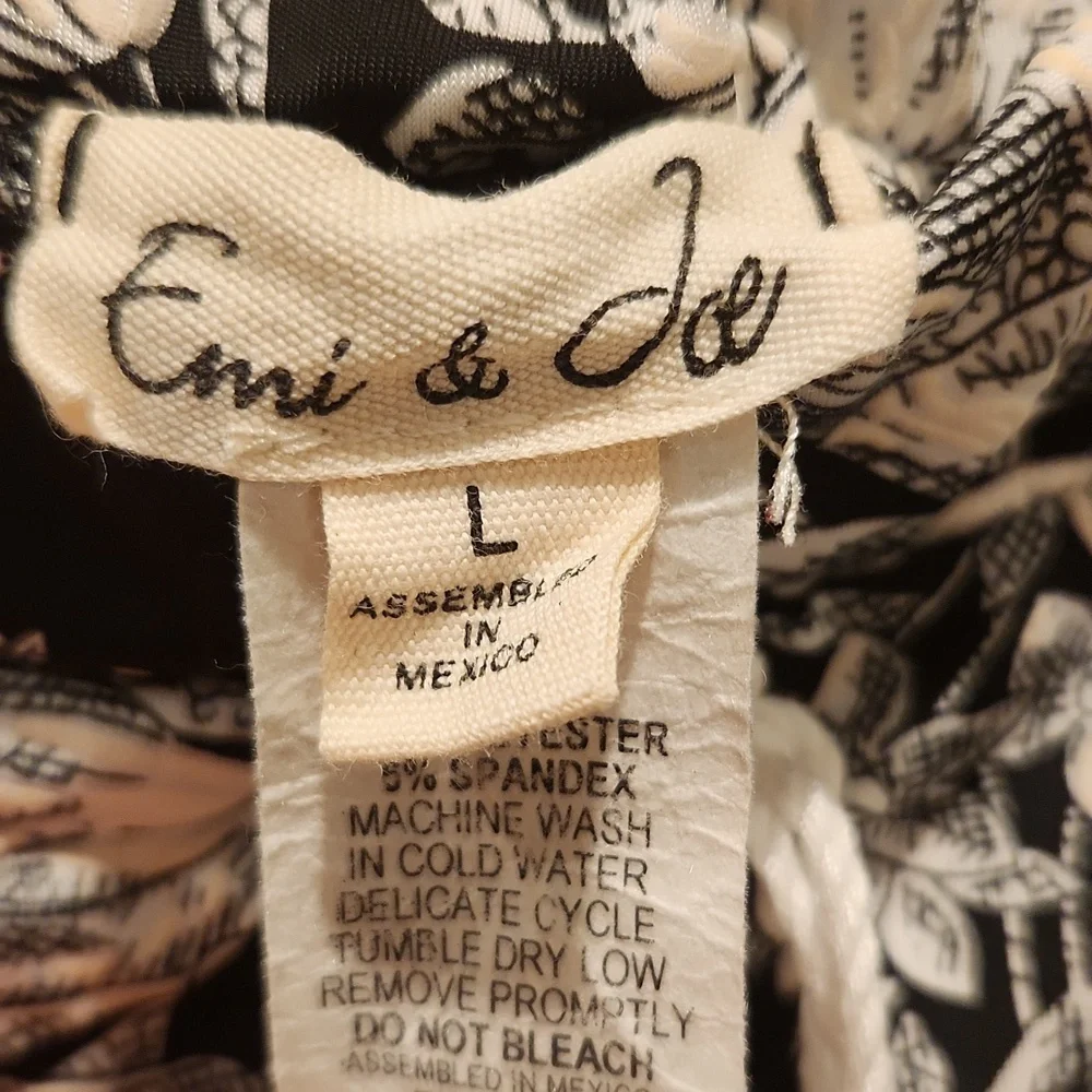 Emi & Joe Chic Black and White Floral A-Line Skirt